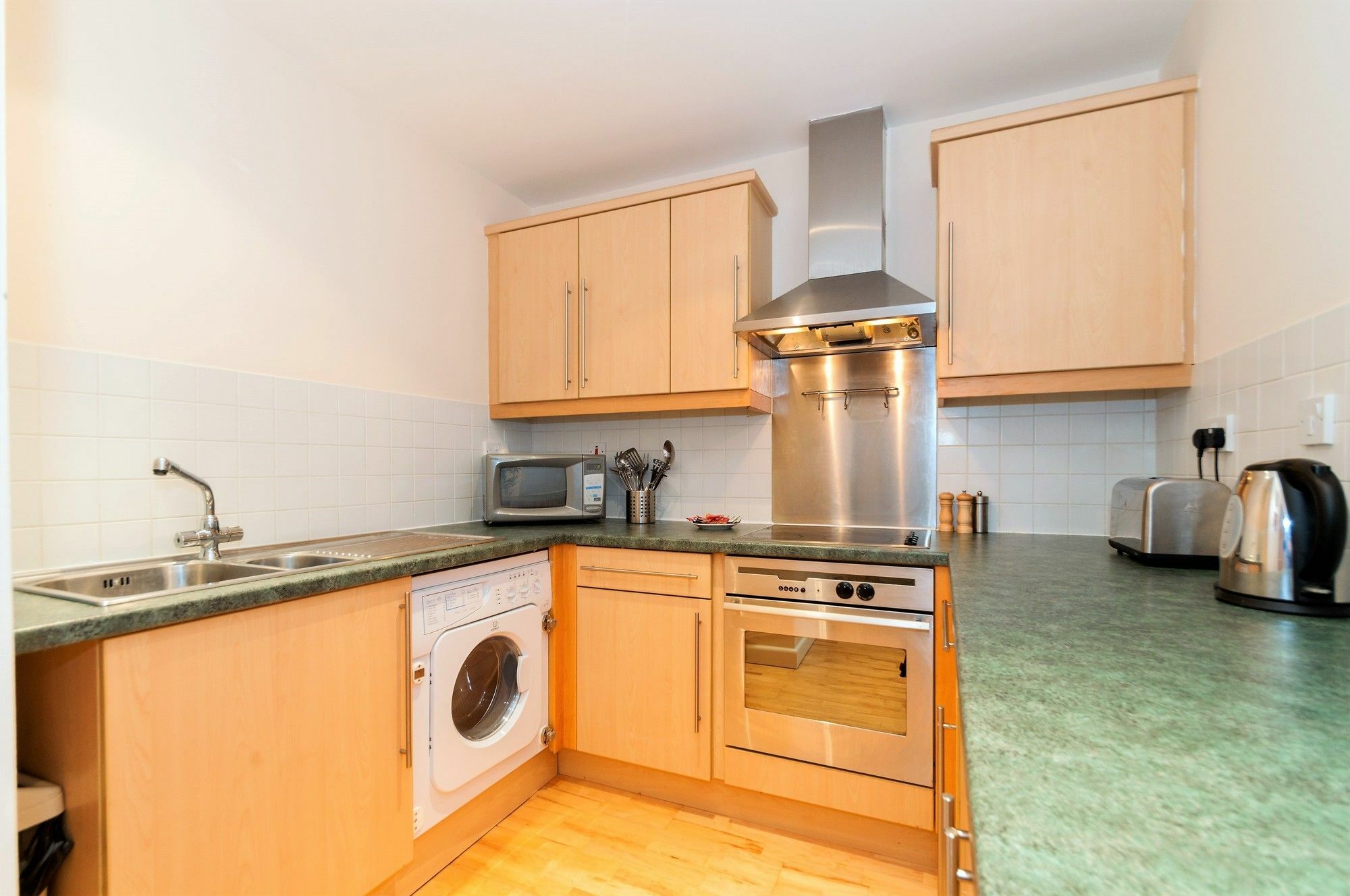 Greek Street Suites Лийдс Екстериор снимка