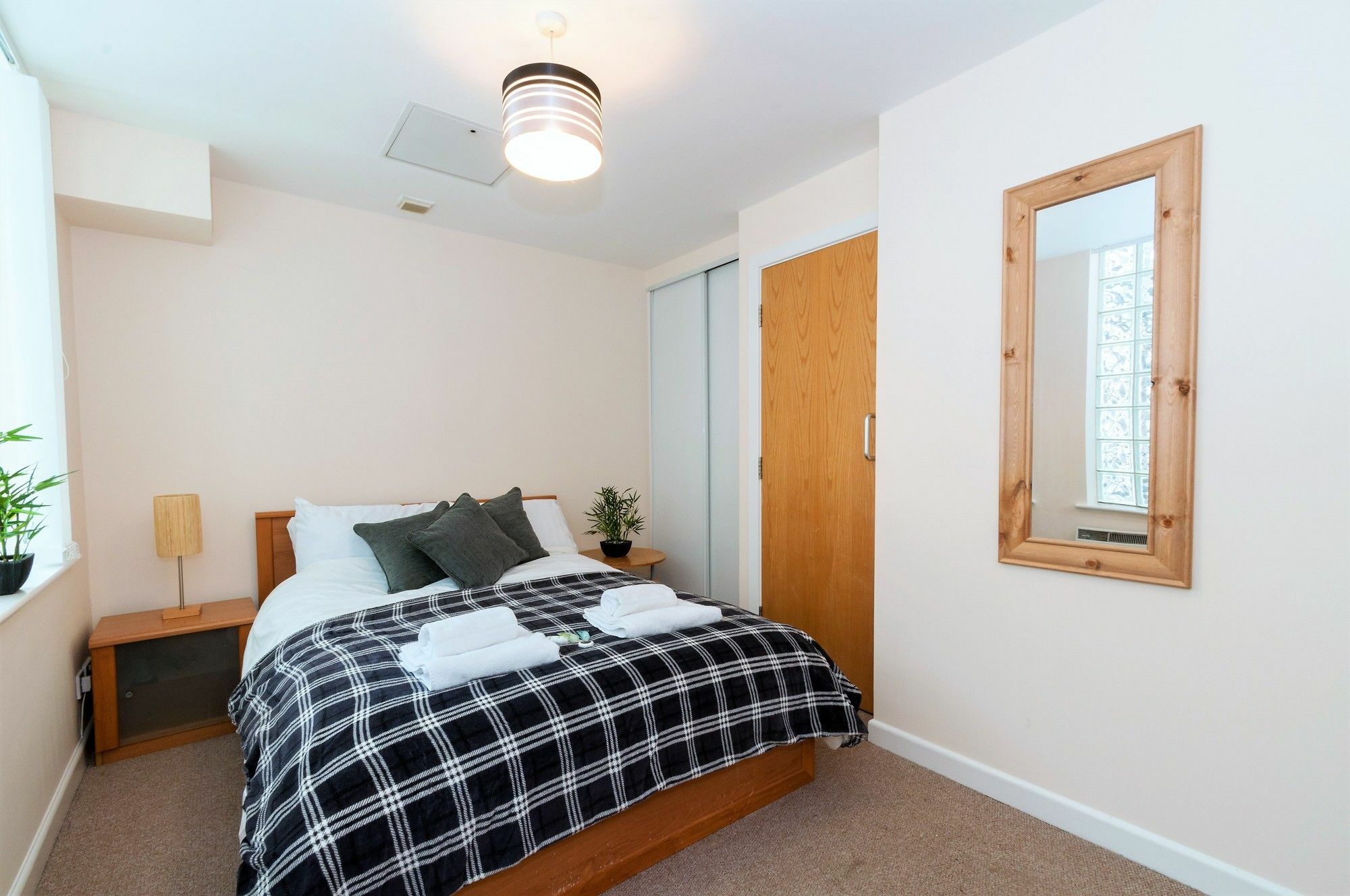 Greek Street Suites Лийдс Екстериор снимка